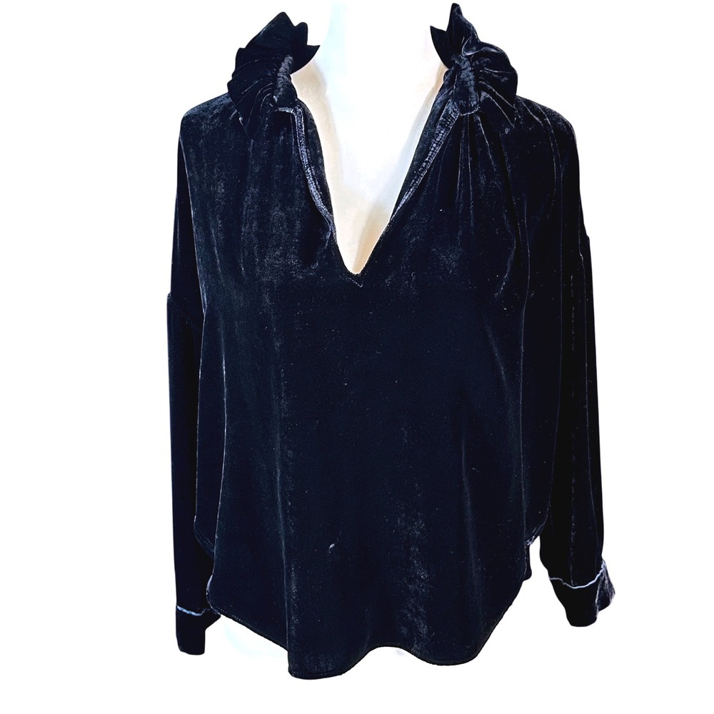 A Shirt Thing Penelope Blouse Women P/S Black Silk Blend Velvet Ruffle V-Neck